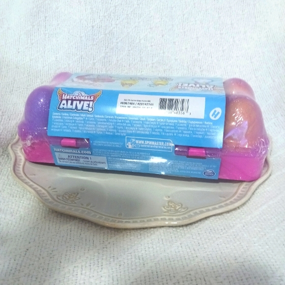Hatchimals Alive 10 Count Surprises Carton Age 3+ - Picture 3 of 4